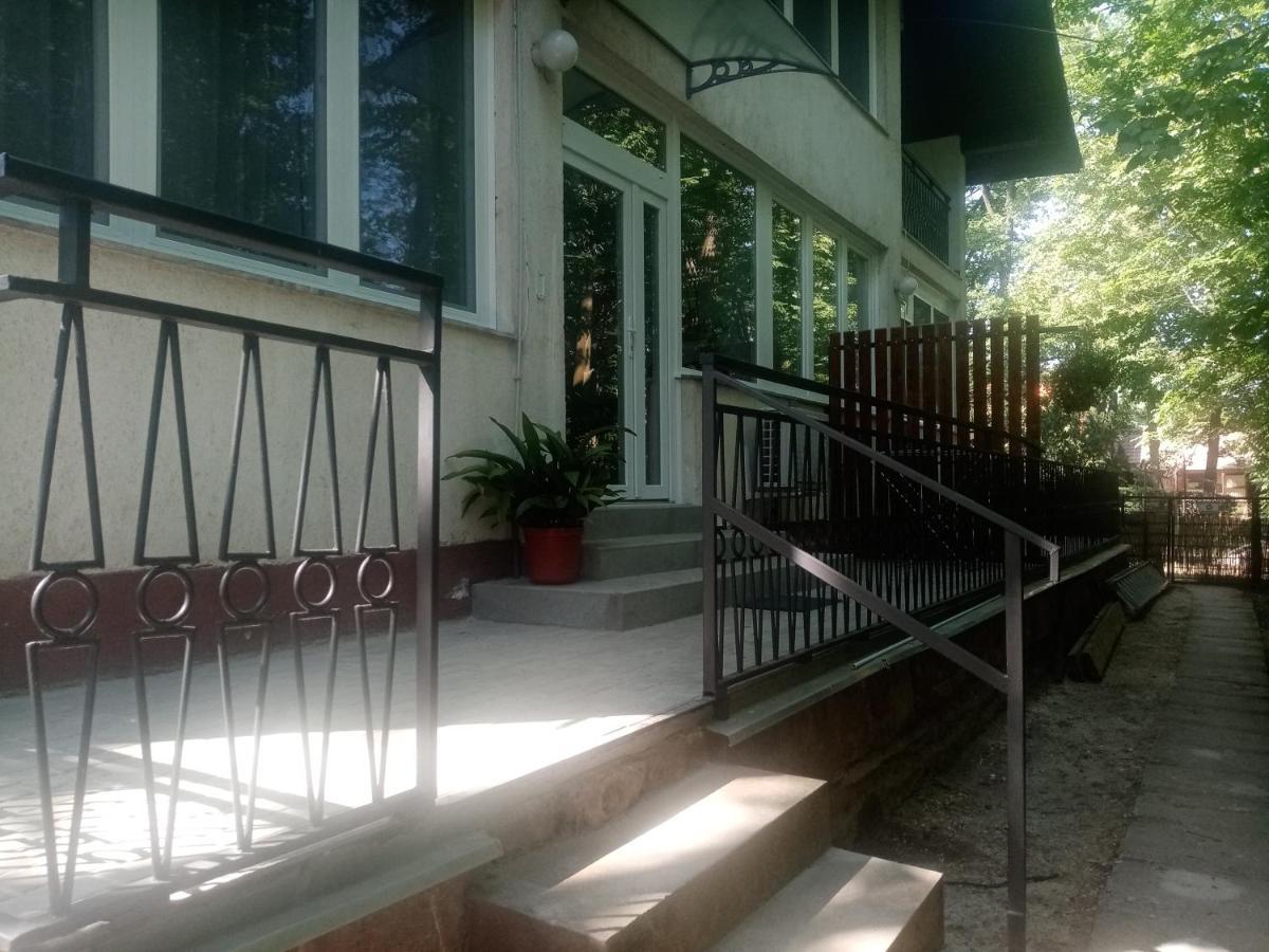 Hotel Tölgyfa Panzió Balatonszepezd Exterior foto