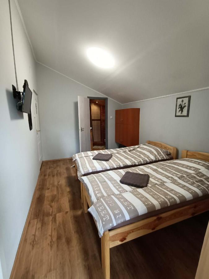 Hotel Tölgyfa Panzió Balatonszepezd Exterior foto