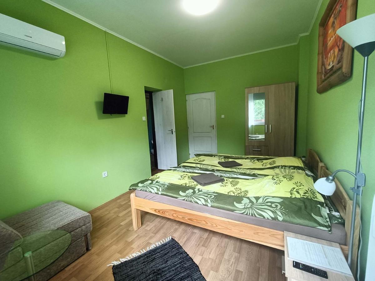 Hotel Tölgyfa Panzió Balatonszepezd Exterior foto