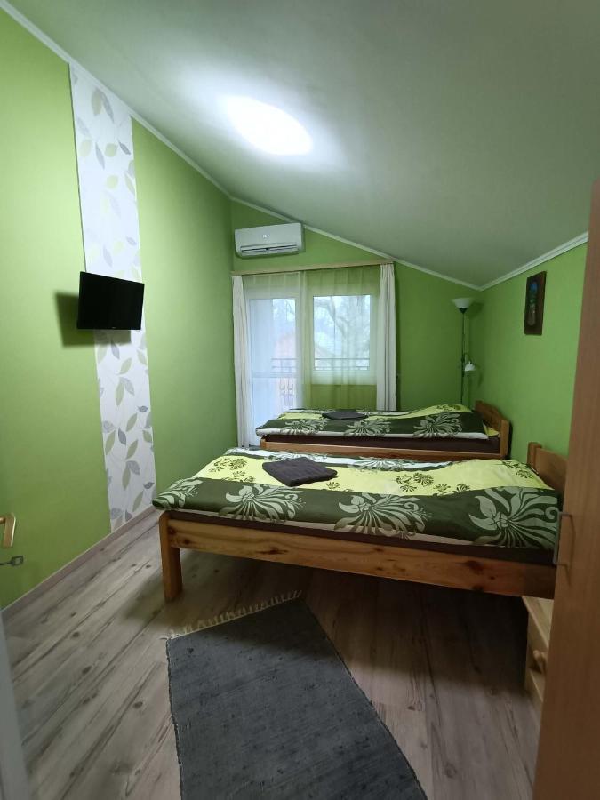 Hotel Tölgyfa Panzió Balatonszepezd Exterior foto