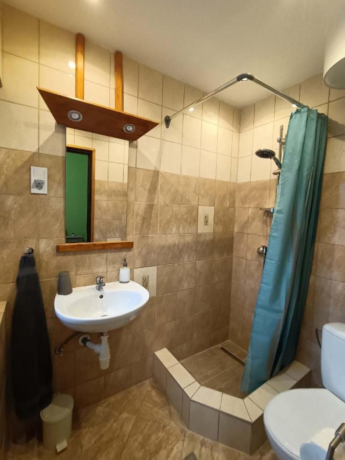 Hotel Tölgyfa Panzió Balatonszepezd Exterior foto