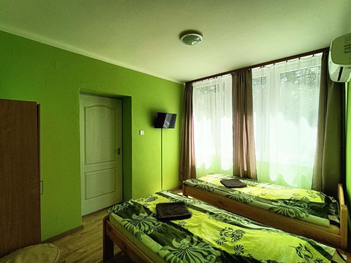 Hotel Tölgyfa Panzió Balatonszepezd Exterior foto